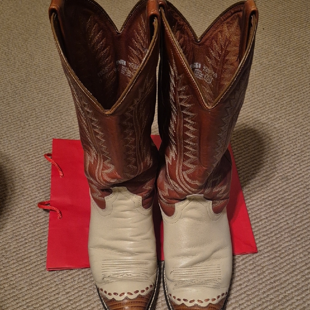 Men's Brown and Cream Cowboy Boots - Picture 8 of 8